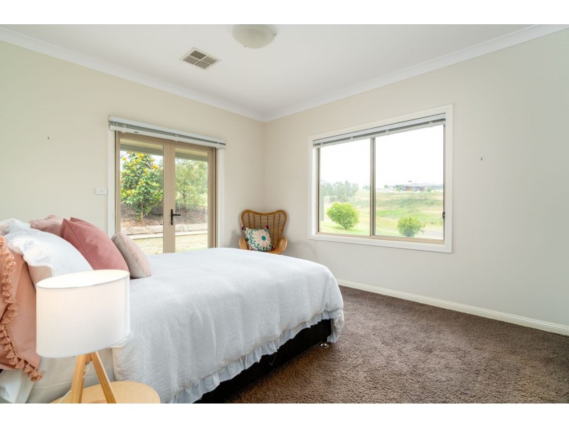 38 Amber Grove, Bolwarra Heights NSW 2320