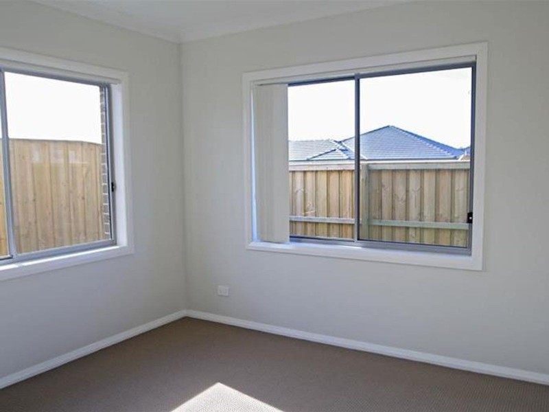 1/34 Grasshawk Drive, Chisholm NSW 2322