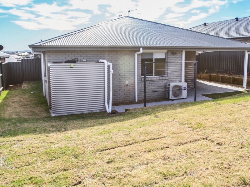 4 (1) Acmena Street, Gillieston Heights NSW 2321