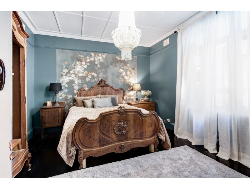 11 The Avenue, Lorn NSW 2320