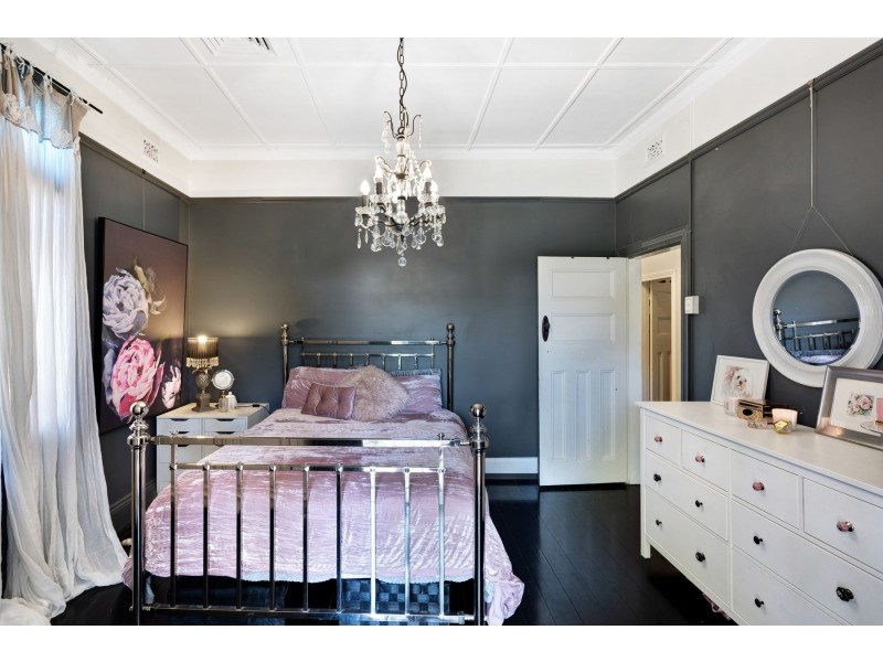 11 The Avenue, Lorn NSW 2320