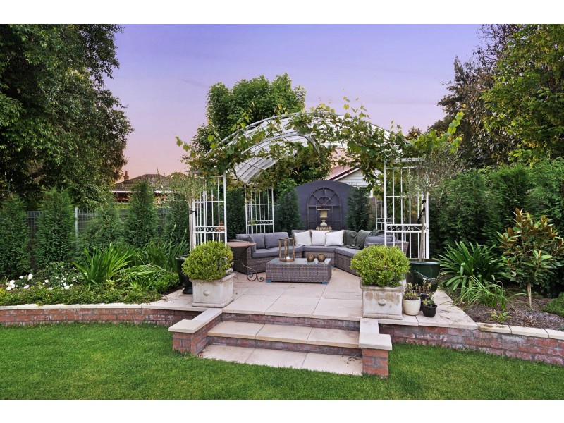 11 The Avenue, Lorn NSW 2320