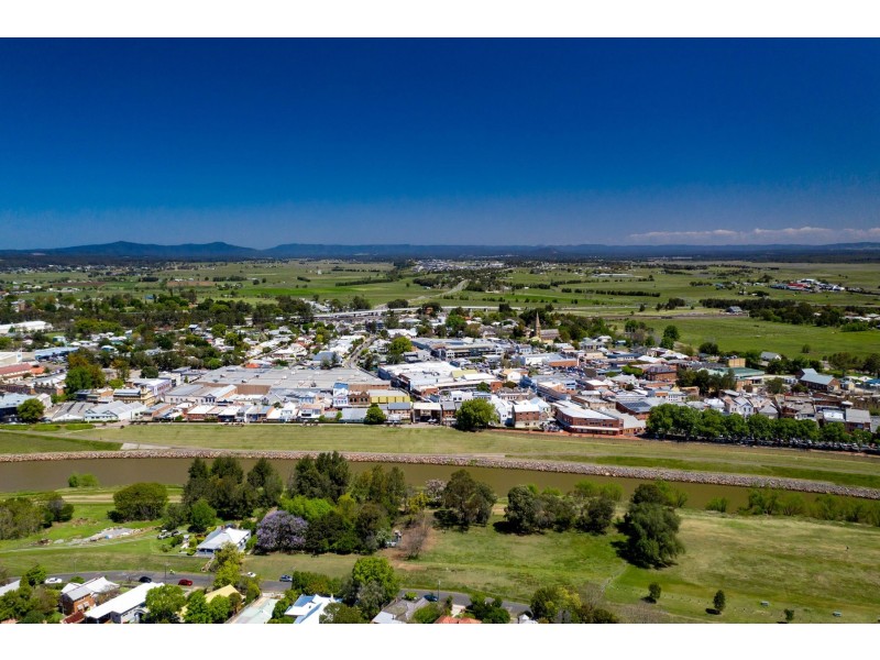 11 The Avenue, Lorn NSW 2320