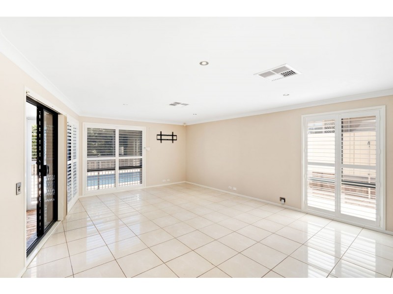 18 Pyalla Avenue, Aberglasslyn NSW 2320