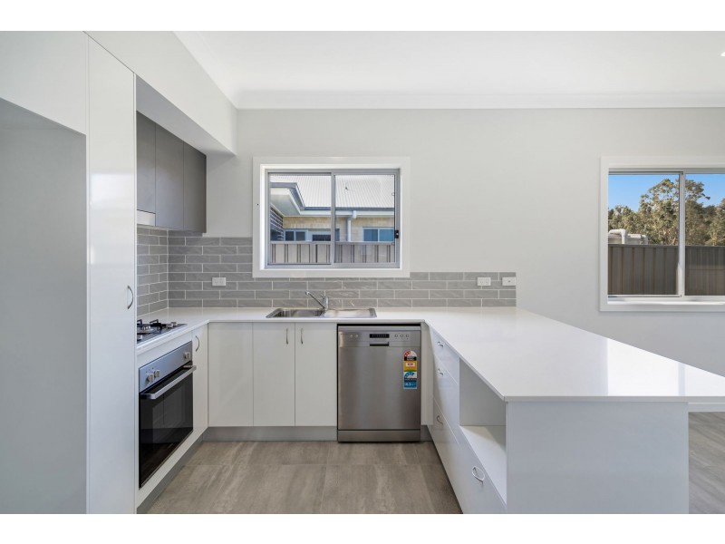 4/40-42 diamond, Rutherford NSW 2320