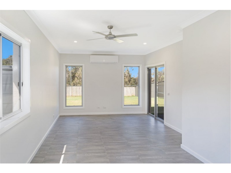 4/40-42 diamond, Rutherford NSW 2320