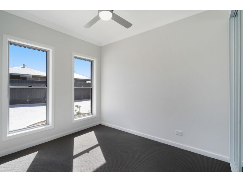 4/40-42 diamond, Rutherford NSW 2320