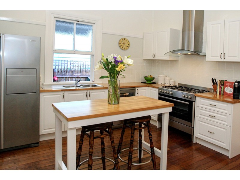 4 Roy Street, Lorn NSW 2320