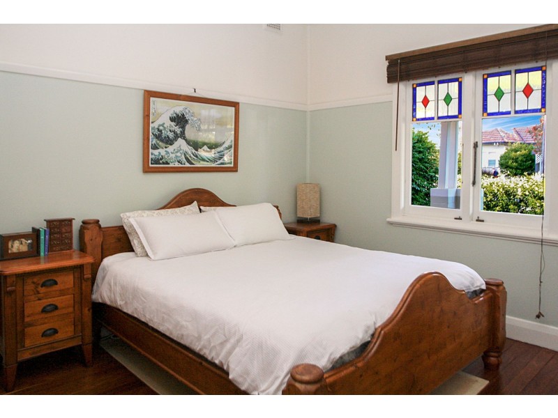 4 Roy Street, Lorn NSW 2320