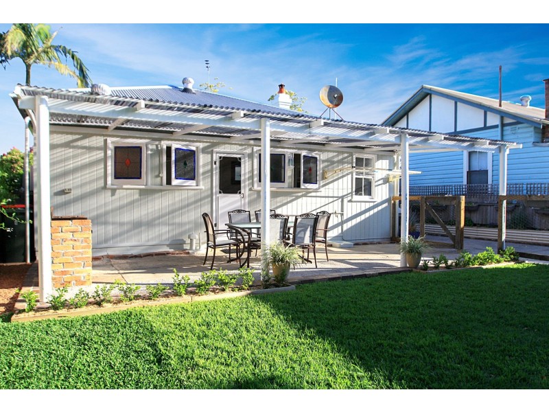 4 Roy Street, Lorn NSW 2320