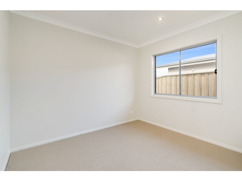 22 Friarbird Ridge, Aberglasslyn NSW 2320