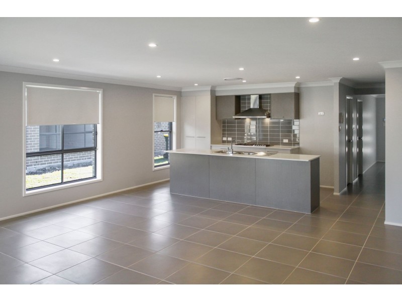 11 Fairway Street, Rutherford NSW 2320