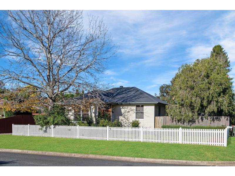 6 Hughes Street, East Maitland NSW 2323
