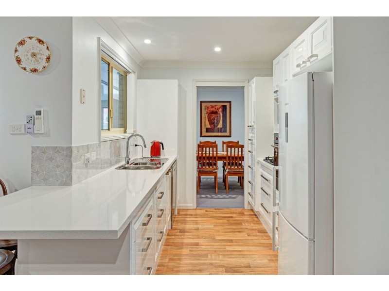 11 Cedar Wattle Close, Aberglasslyn NSW 2320