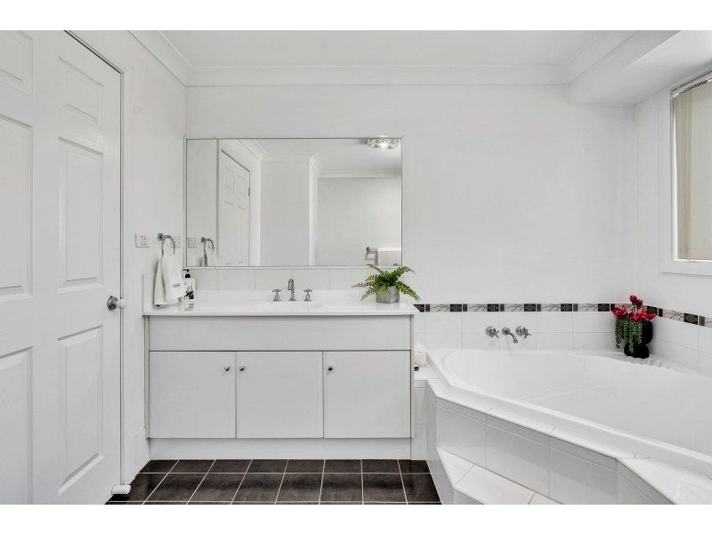 1 Strutt Crescent, Metford NSW 2323