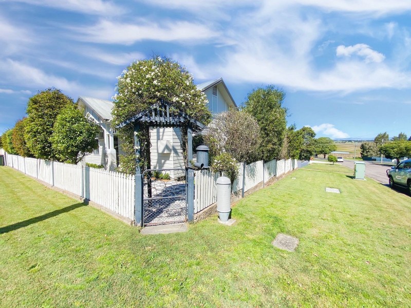 11 Brooks Street, Telarah NSW 2320