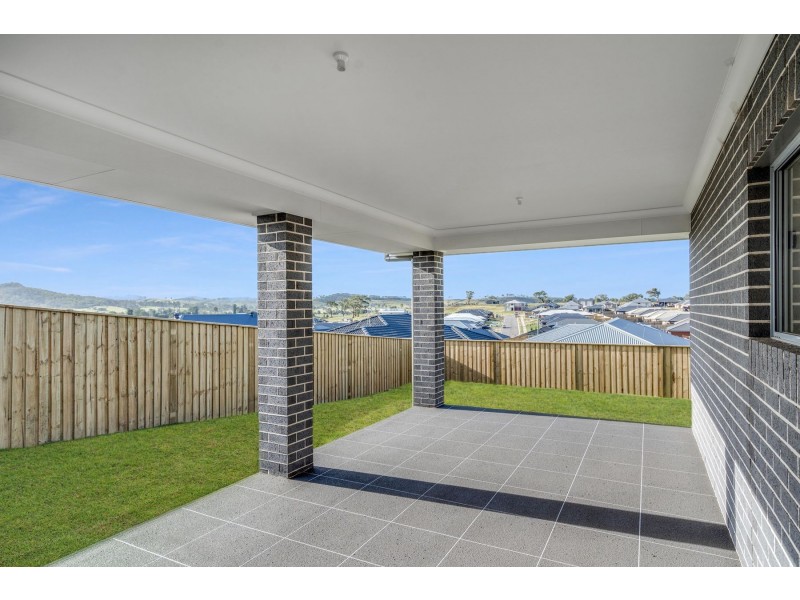 22 Friarbird Ridge, Aberglasslyn NSW 2320