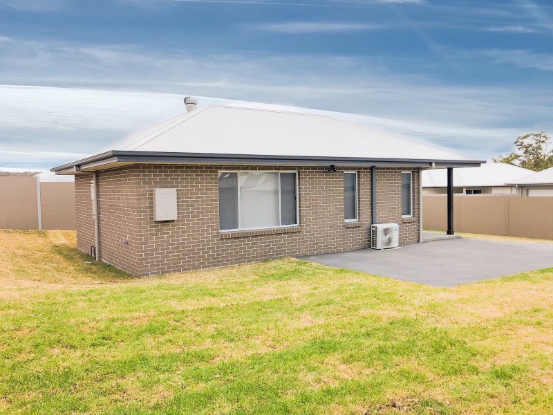 5A Enright Drive, North Rothbury NSW 2335