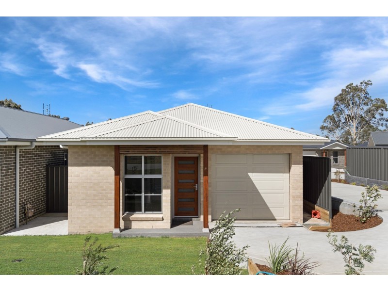 2/40 Diamond Circuit, Rutherford NSW 2320