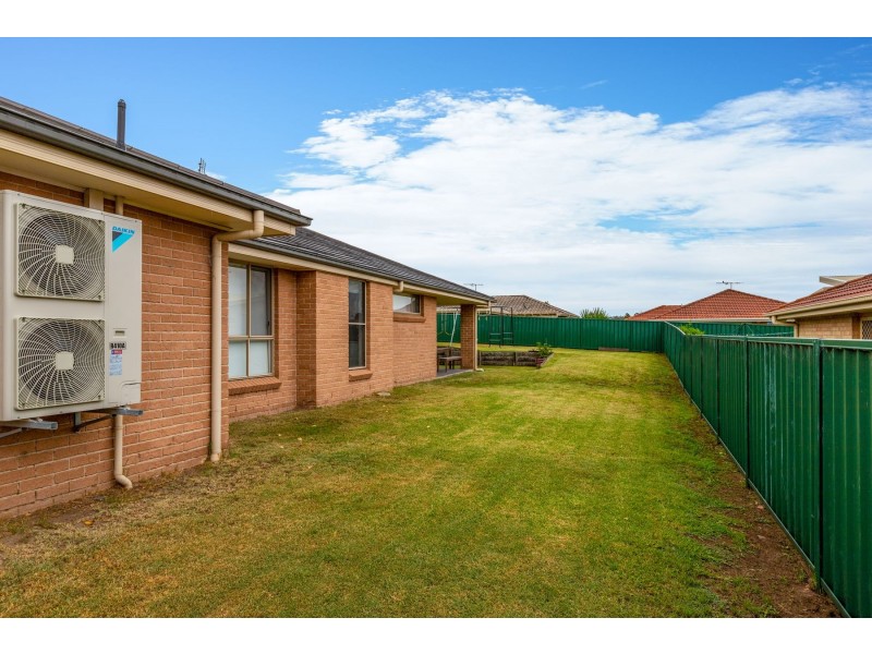 16 Mileham Circuit, Rutherford NSW 2320