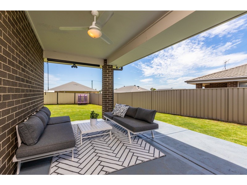 33 Connel Drive, Heddon Greta NSW 2321