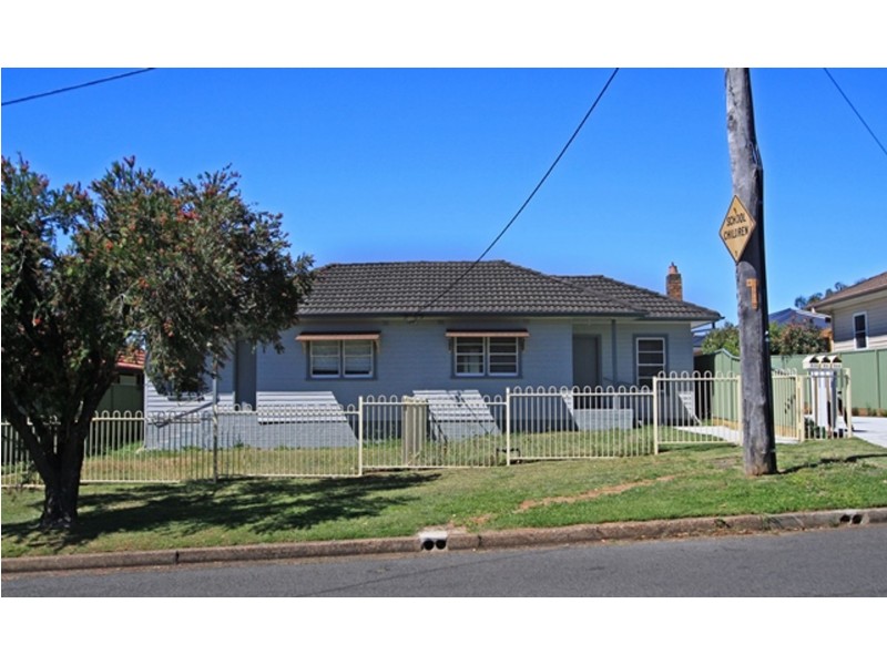 B/82 Gillies Street, Rutherford NSW 2320