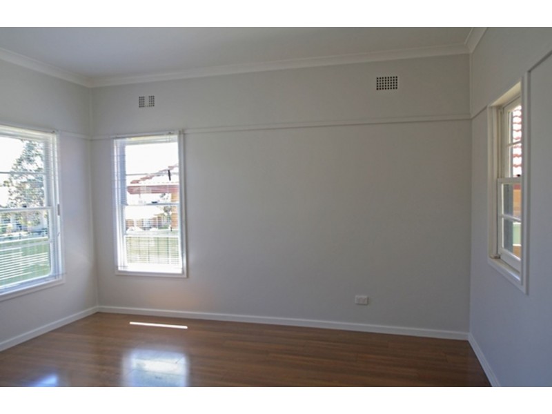 B/82 Gillies Street, Rutherford NSW 2320