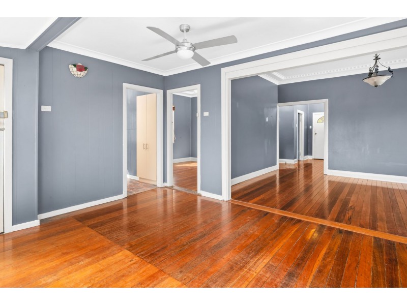 5 George Street, East Maitland NSW 2323