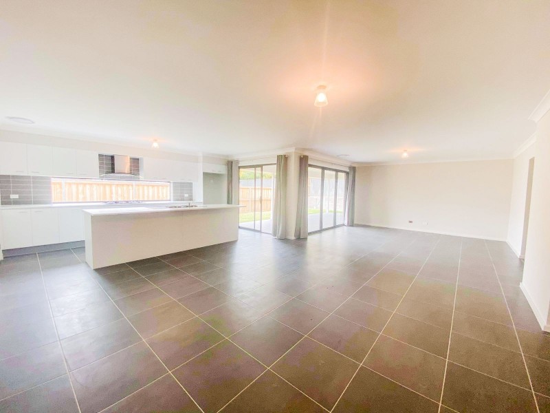 23 Friarbird Ridge, Aberglasslyn NSW 2320