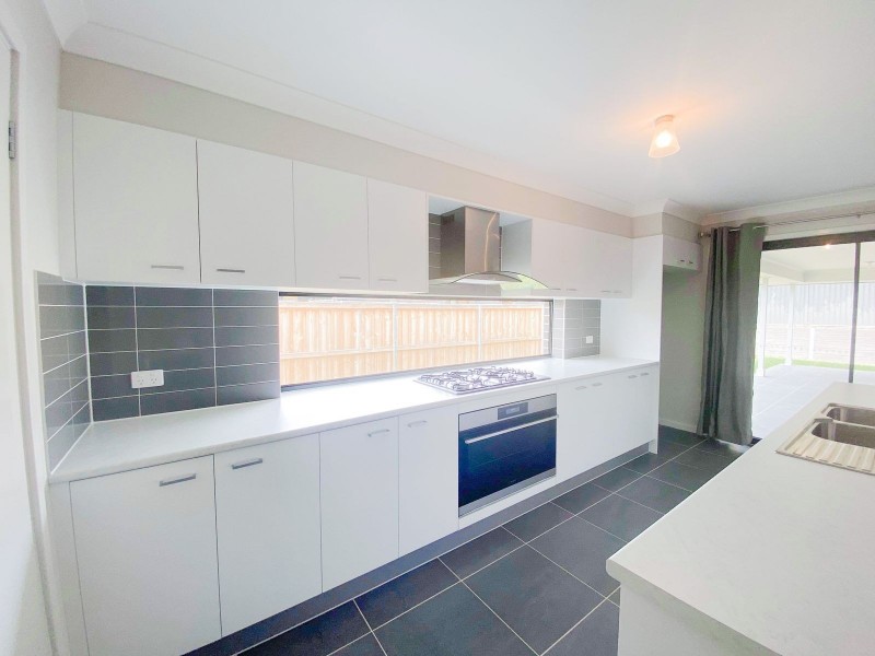 23 Friarbird Ridge, Aberglasslyn NSW 2320