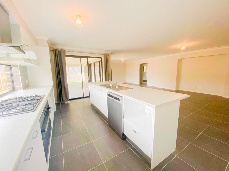 23 Friarbird Ridge, Aberglasslyn NSW 2320