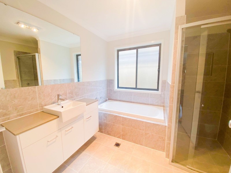 23 Friarbird Ridge, Aberglasslyn NSW 2320