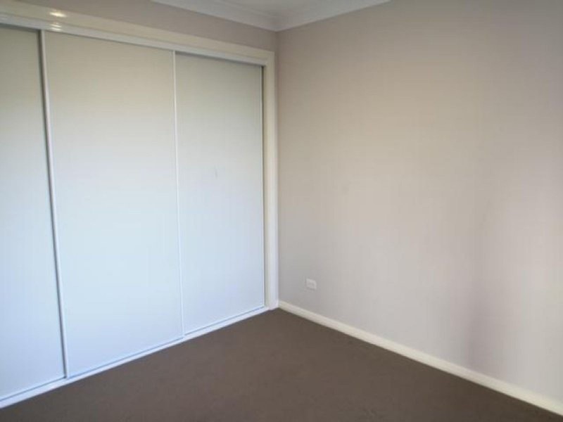 2/13 Fourth Avenue, Rutherford NSW 2320