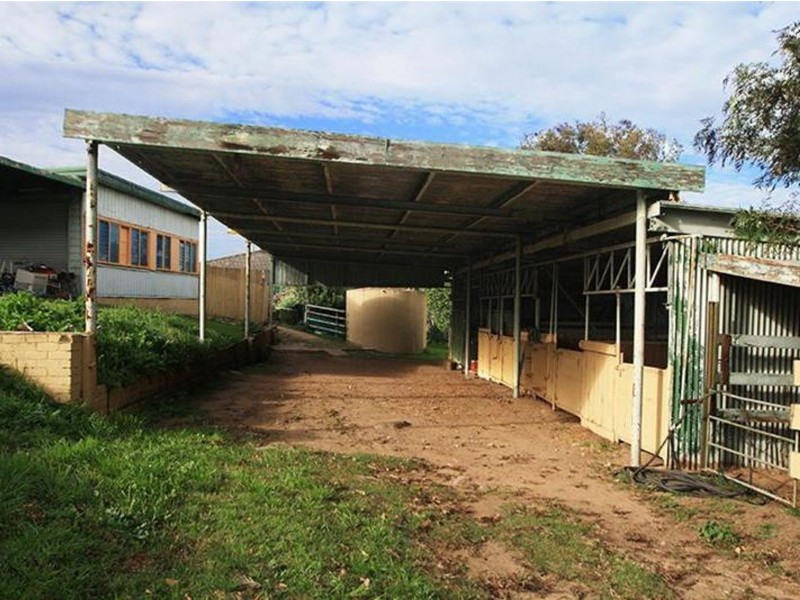 69 Dickensons Road, Melville NSW 2320