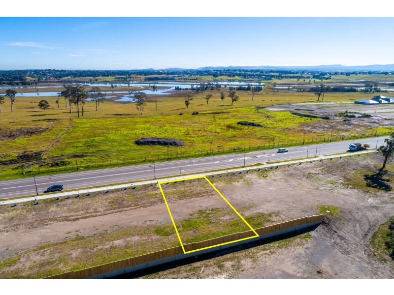 218 Settlers Boulevard, Chisholm NSW 2322