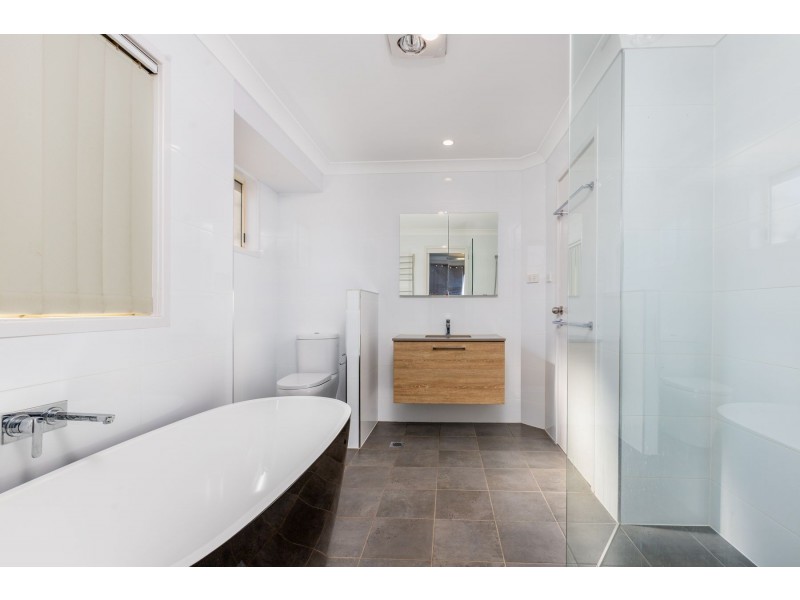 3 Lauren Close, Rutherford NSW 2320