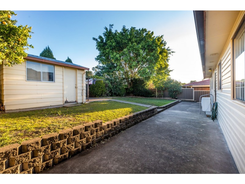 8 Unicomb Close, Rutherford NSW 2320