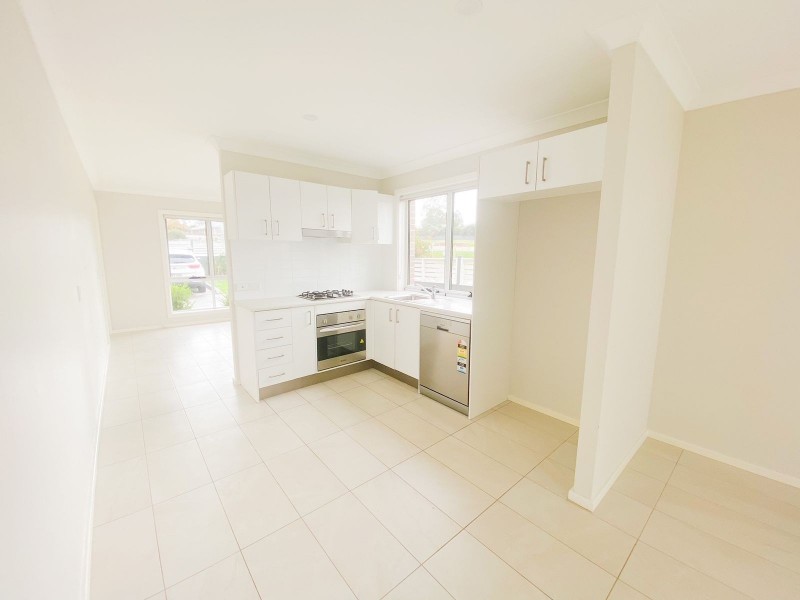 1/51 Warbler Avenue, Aberglasslyn NSW 2320