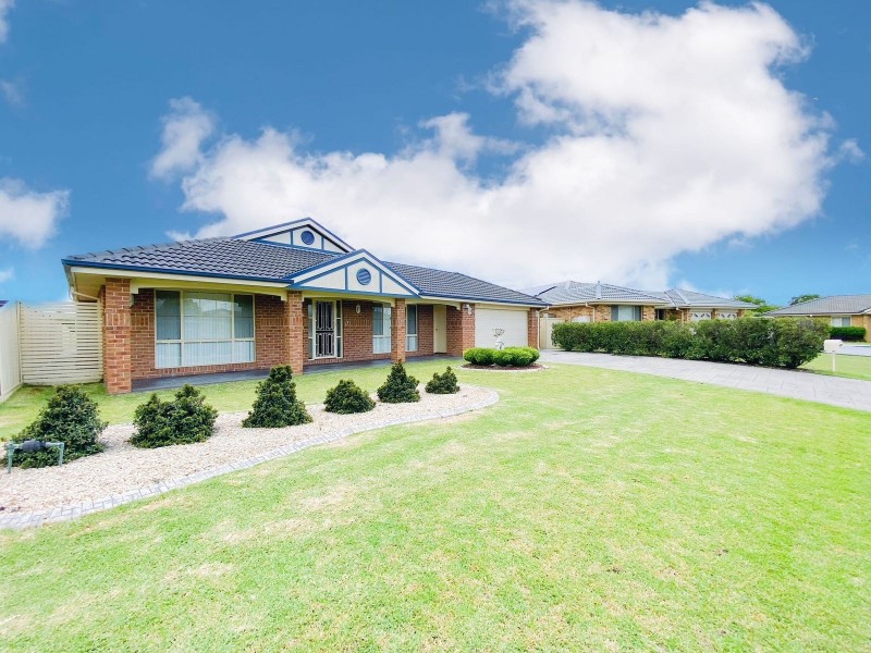 11 Greenwood Grove, Rutherford NSW 2320