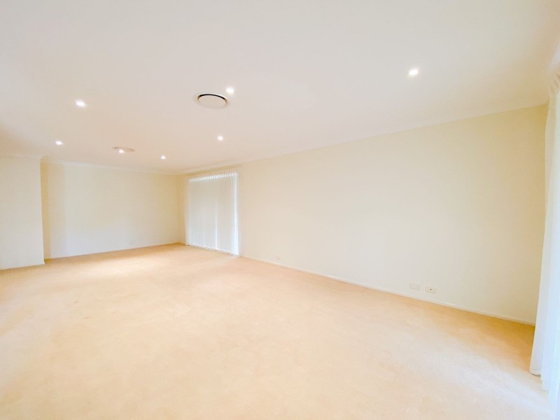 11 Greenwood Grove, Rutherford NSW 2320