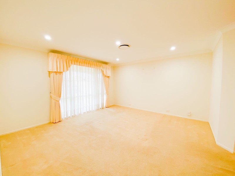 11 Greenwood Grove, Rutherford NSW 2320