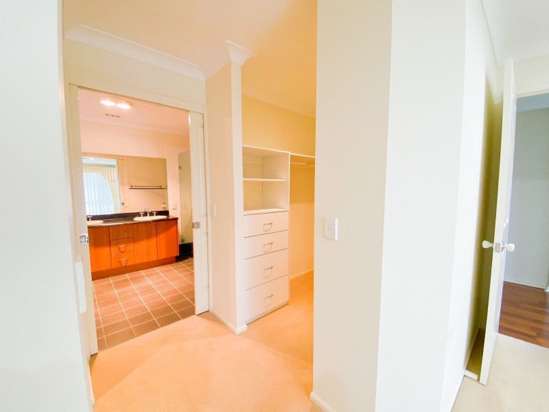 11 Greenwood Grove, Rutherford NSW 2320