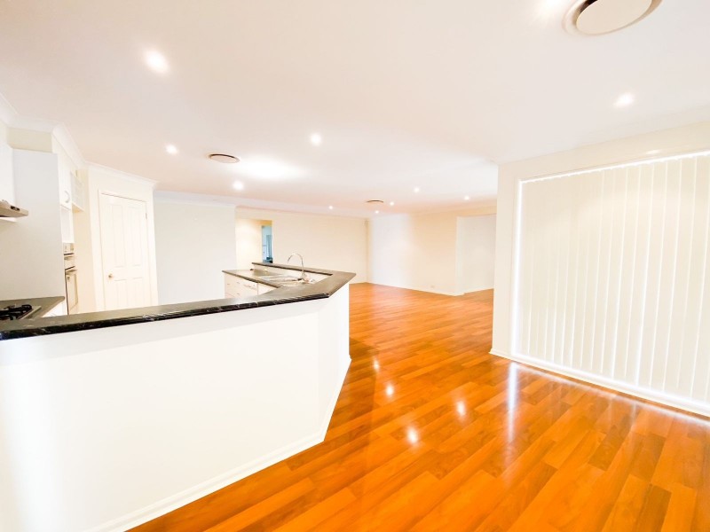 11 Greenwood Grove, Rutherford NSW 2320