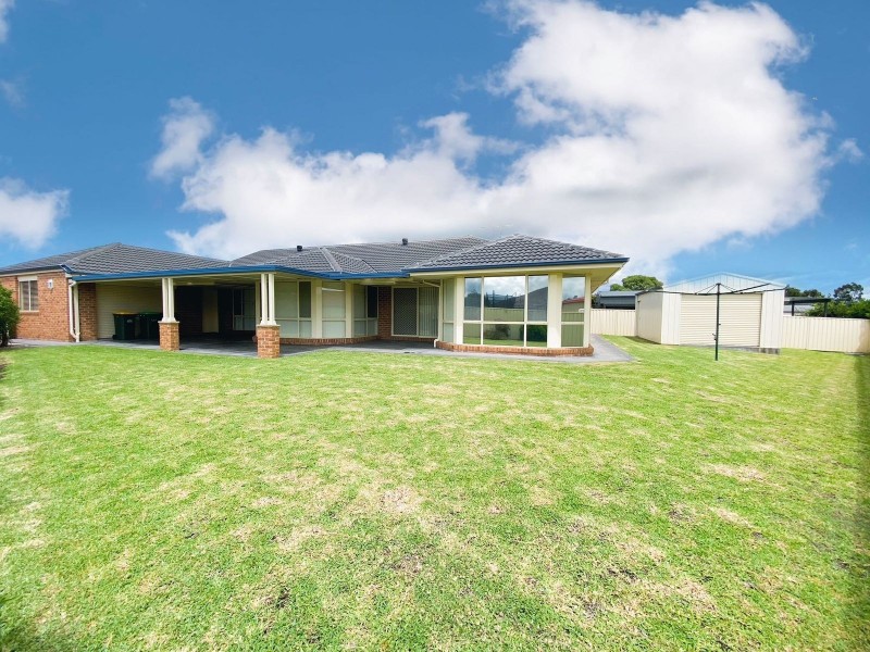 11 Greenwood Grove, Rutherford NSW 2320