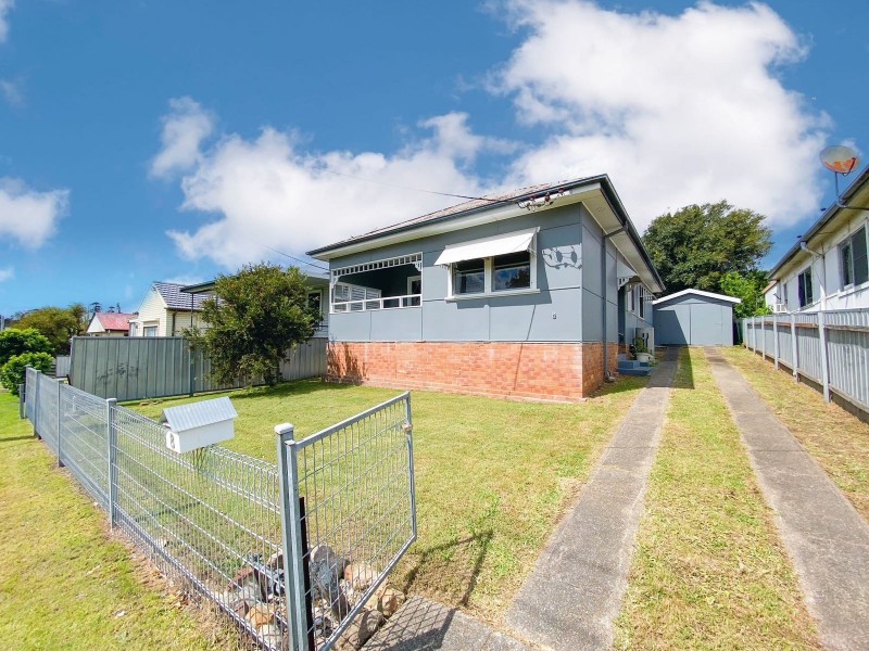 8 Queen Street, Rutherford NSW 2320