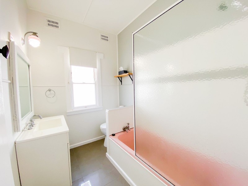 8 Queen Street, Rutherford NSW 2320