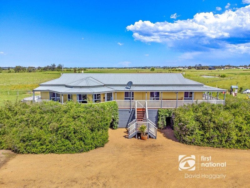 14 Arran Circuit, Largs NSW 2320