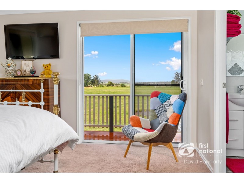14 Arran Circuit, Largs NSW 2320
