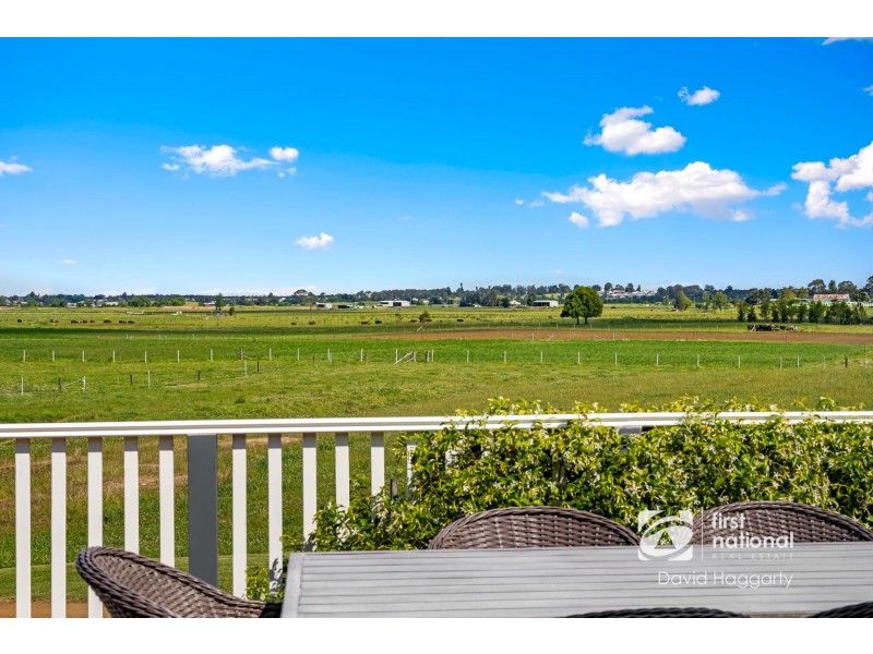 14 Arran Circuit, Largs NSW 2320