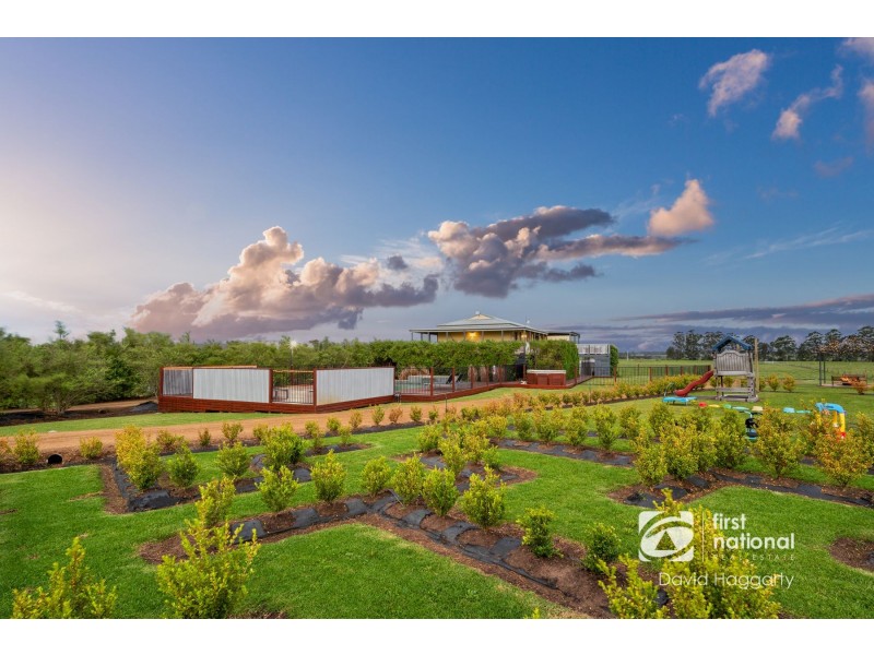 14 Arran Circuit, Largs NSW 2320